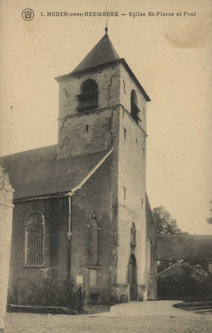Ancienne église Saints-Pierre avec sa tour romane, 1920-1925 © Archives de la Ville de Bruxelles