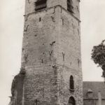 La tour romane après l’incendie de l’église Saint-Pierre © Collection privée